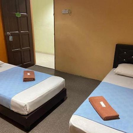 Oyo 91065 Hotel De Anjung Muadzam Shah 外观 照片