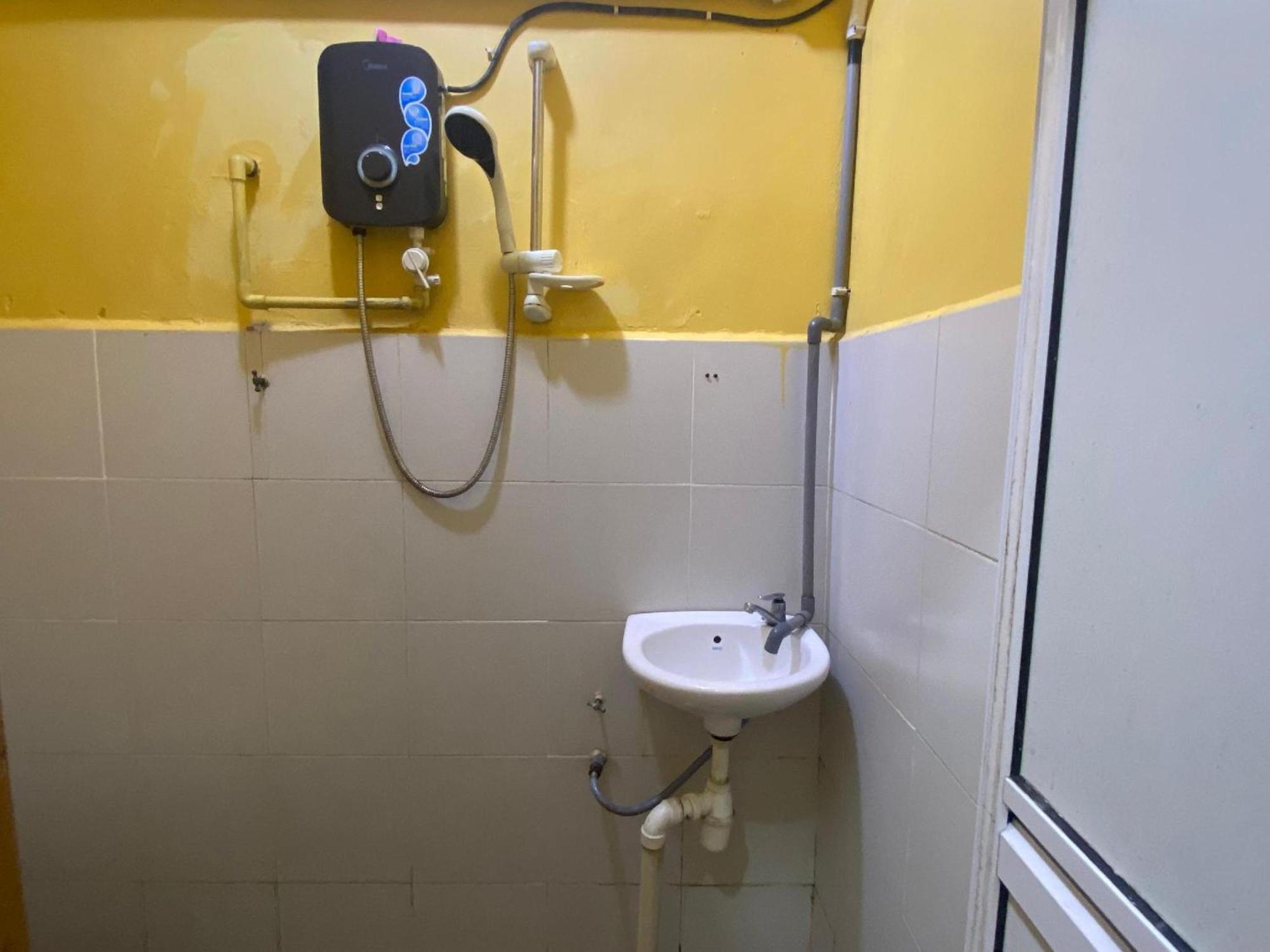 Oyo 91065 Hotel De Anjung Muadzam Shah 外观 照片
