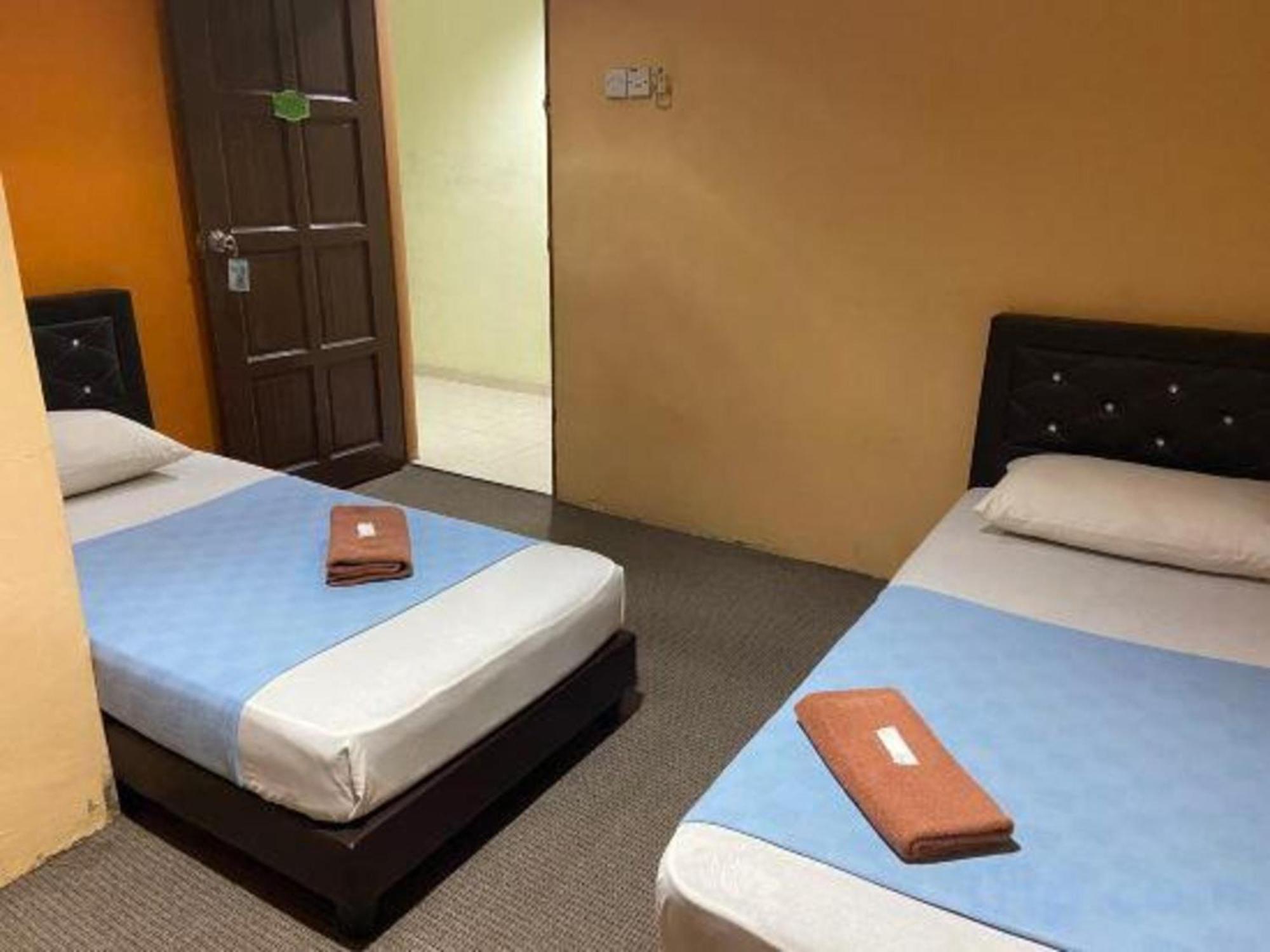 Oyo 91065 Hotel De Anjung Muadzam Shah 外观 照片