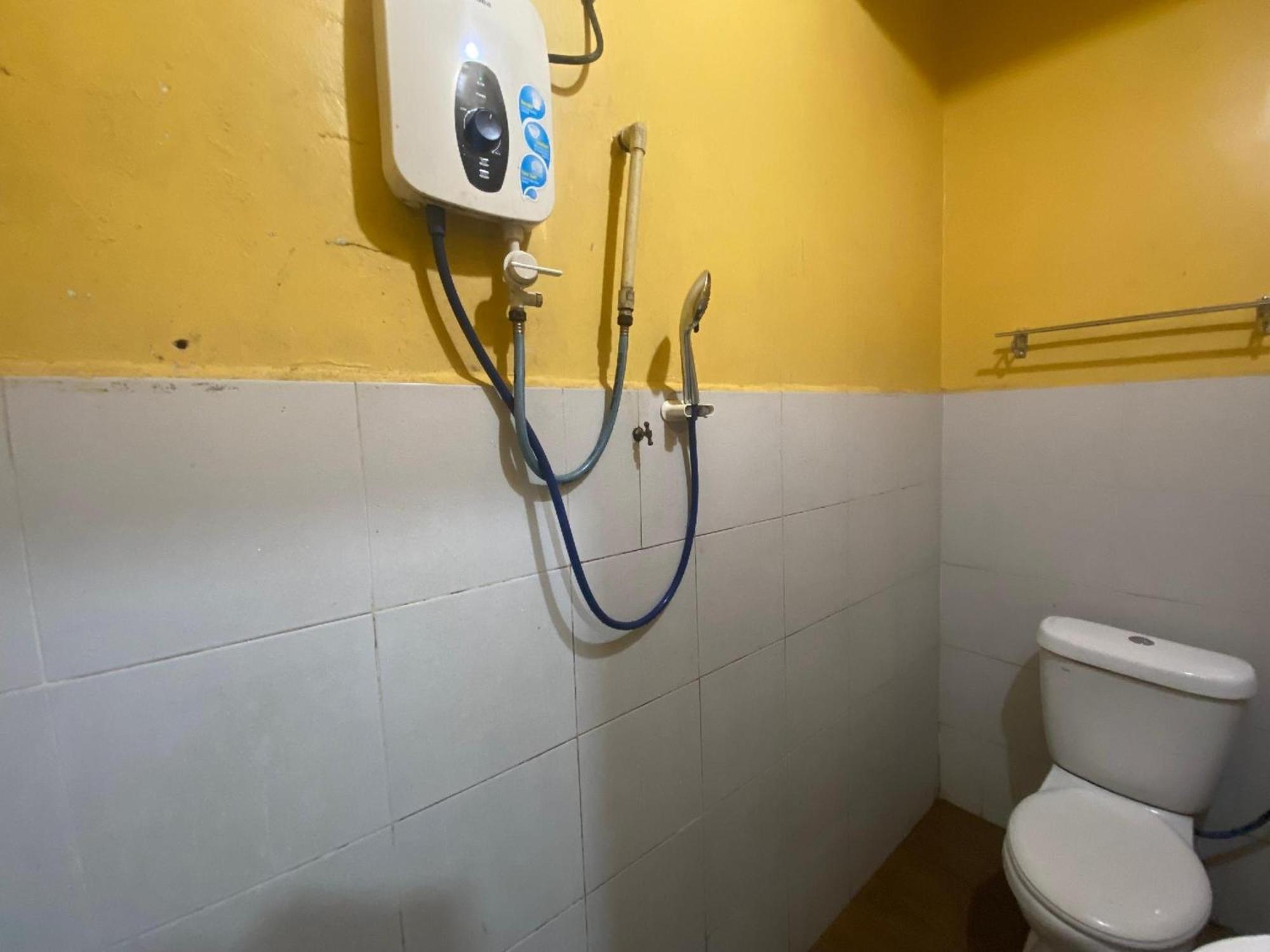 Oyo 91065 Hotel De Anjung Muadzam Shah 外观 照片