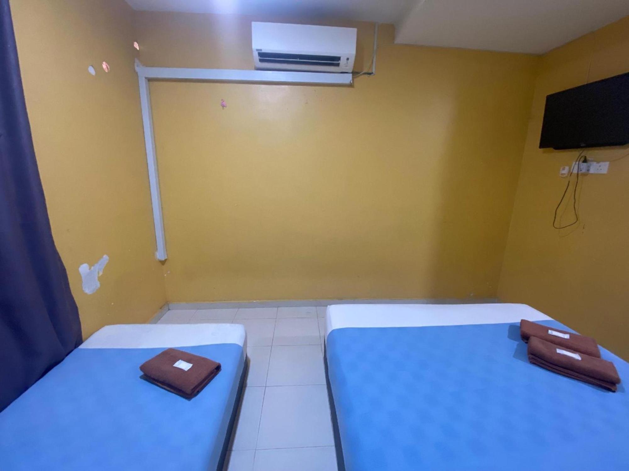Oyo 91065 Hotel De Anjung Muadzam Shah 外观 照片