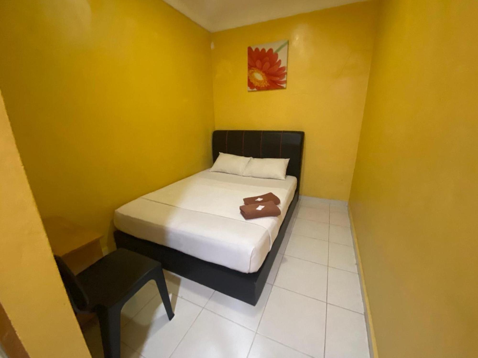Oyo 91065 Hotel De Anjung Muadzam Shah 外观 照片