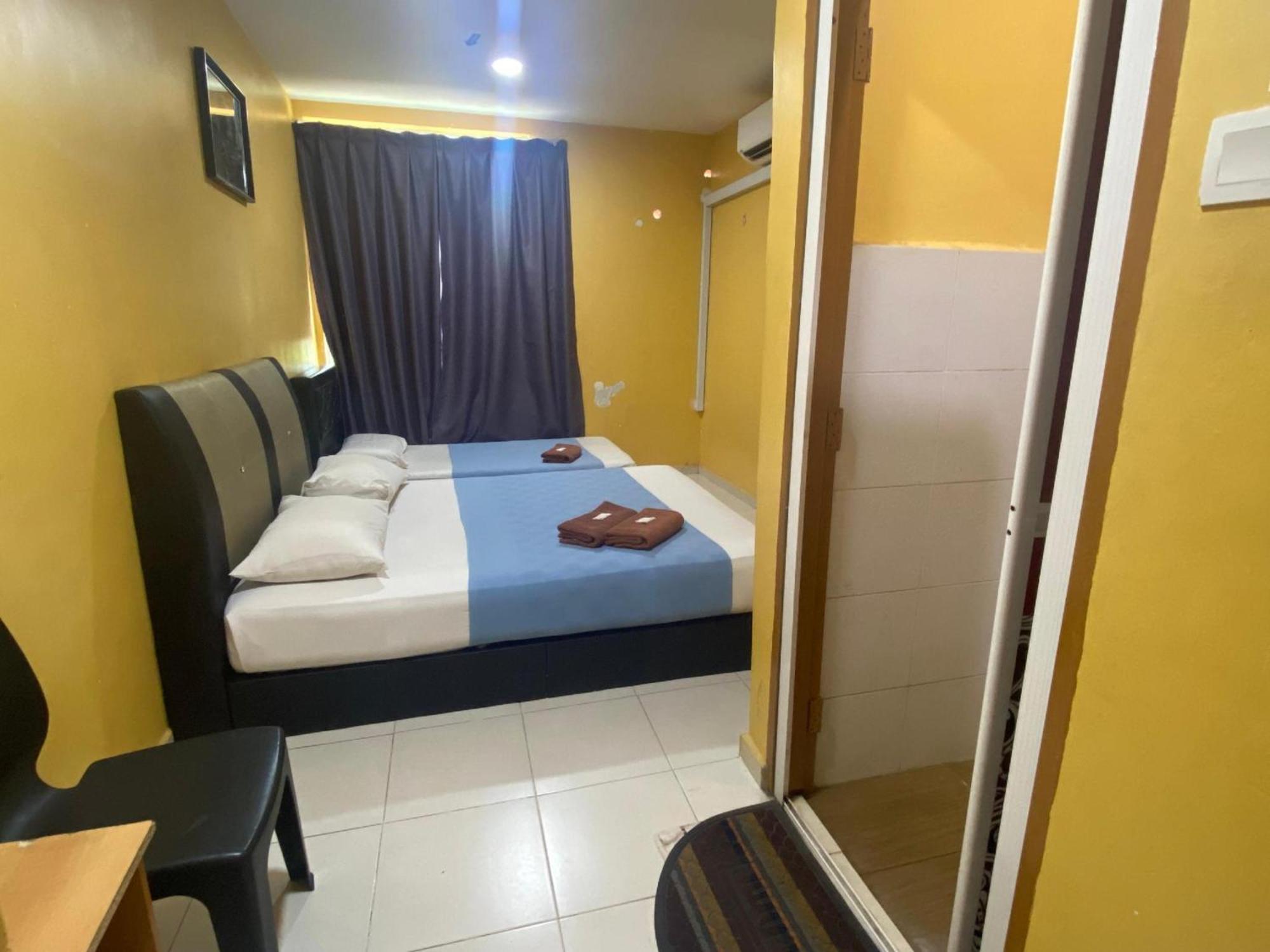 Oyo 91065 Hotel De Anjung Muadzam Shah 外观 照片
