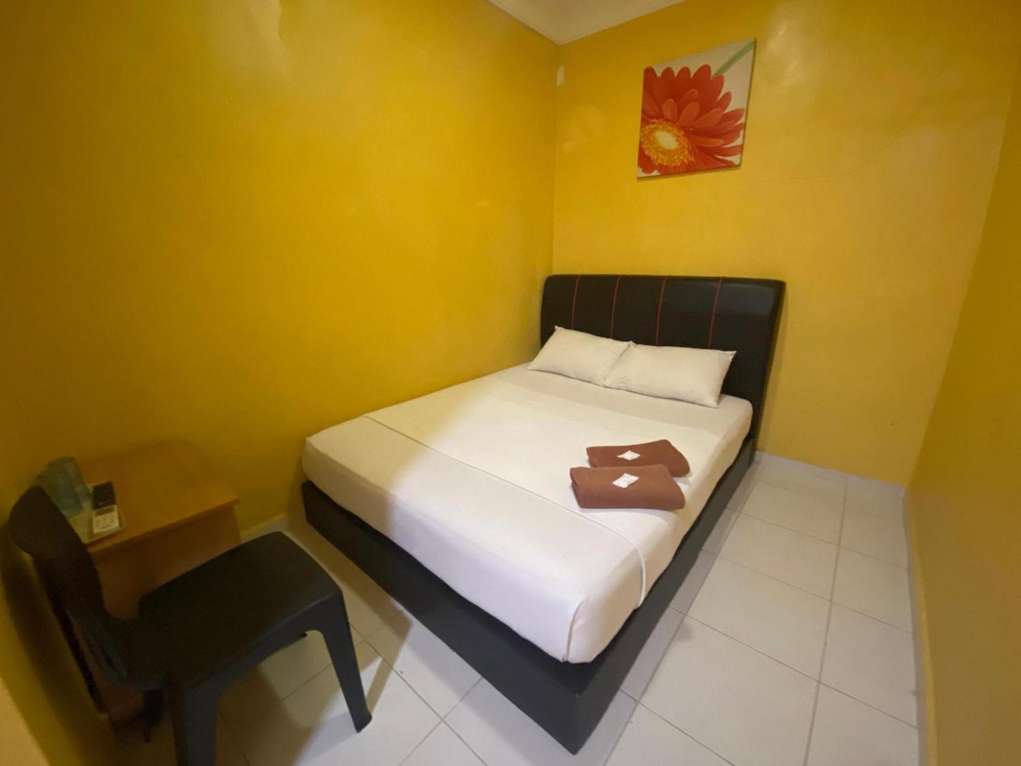 Oyo 91065 Hotel De Anjung Muadzam Shah 外观 照片