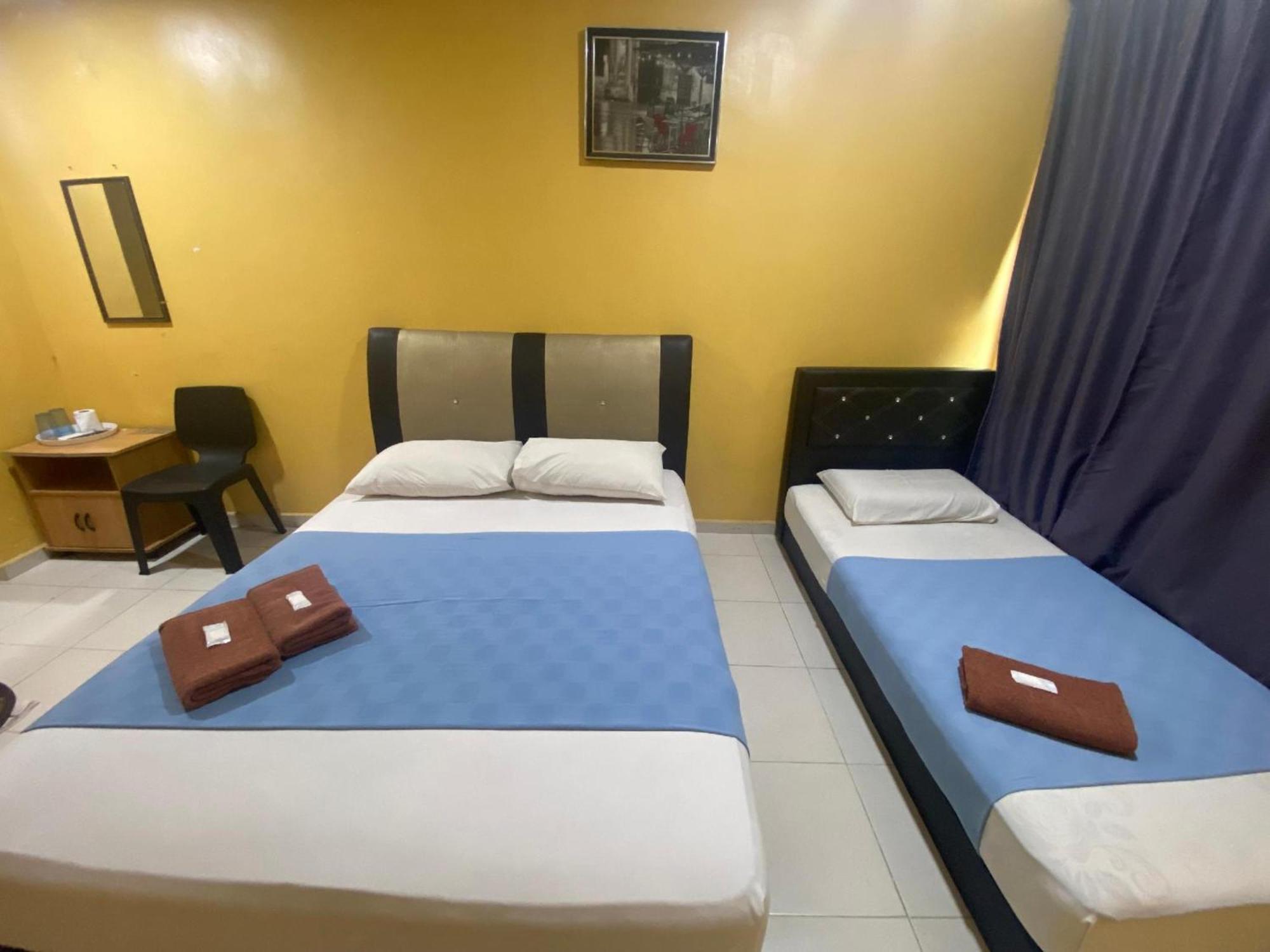 Oyo 91065 Hotel De Anjung Muadzam Shah 外观 照片
