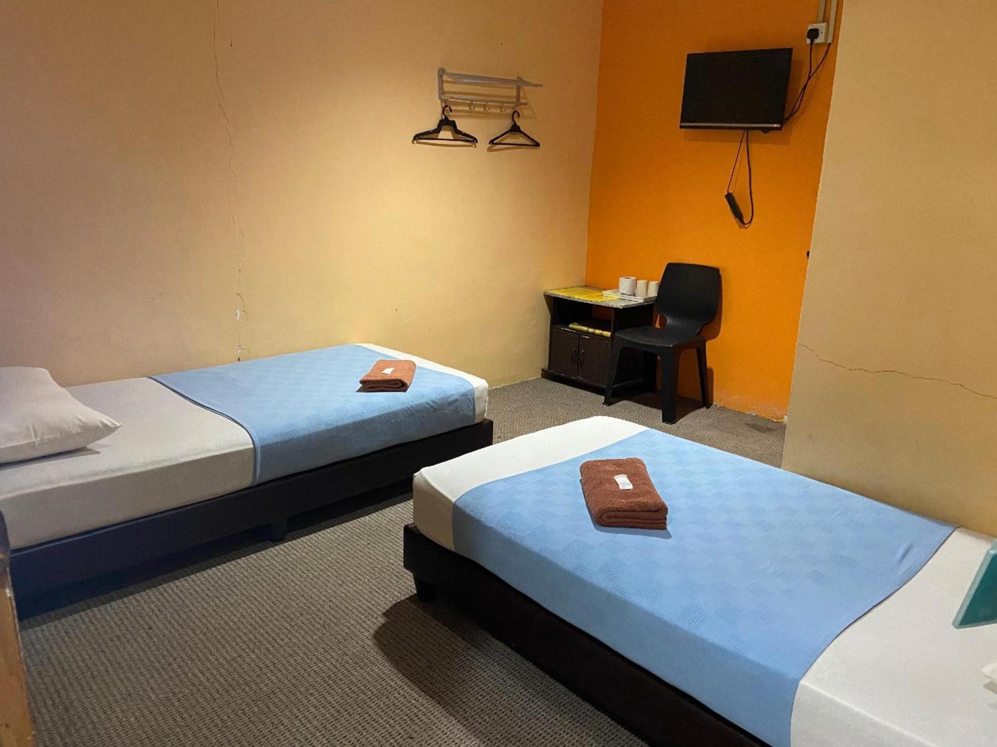 Oyo 91065 Hotel De Anjung Muadzam Shah 外观 照片