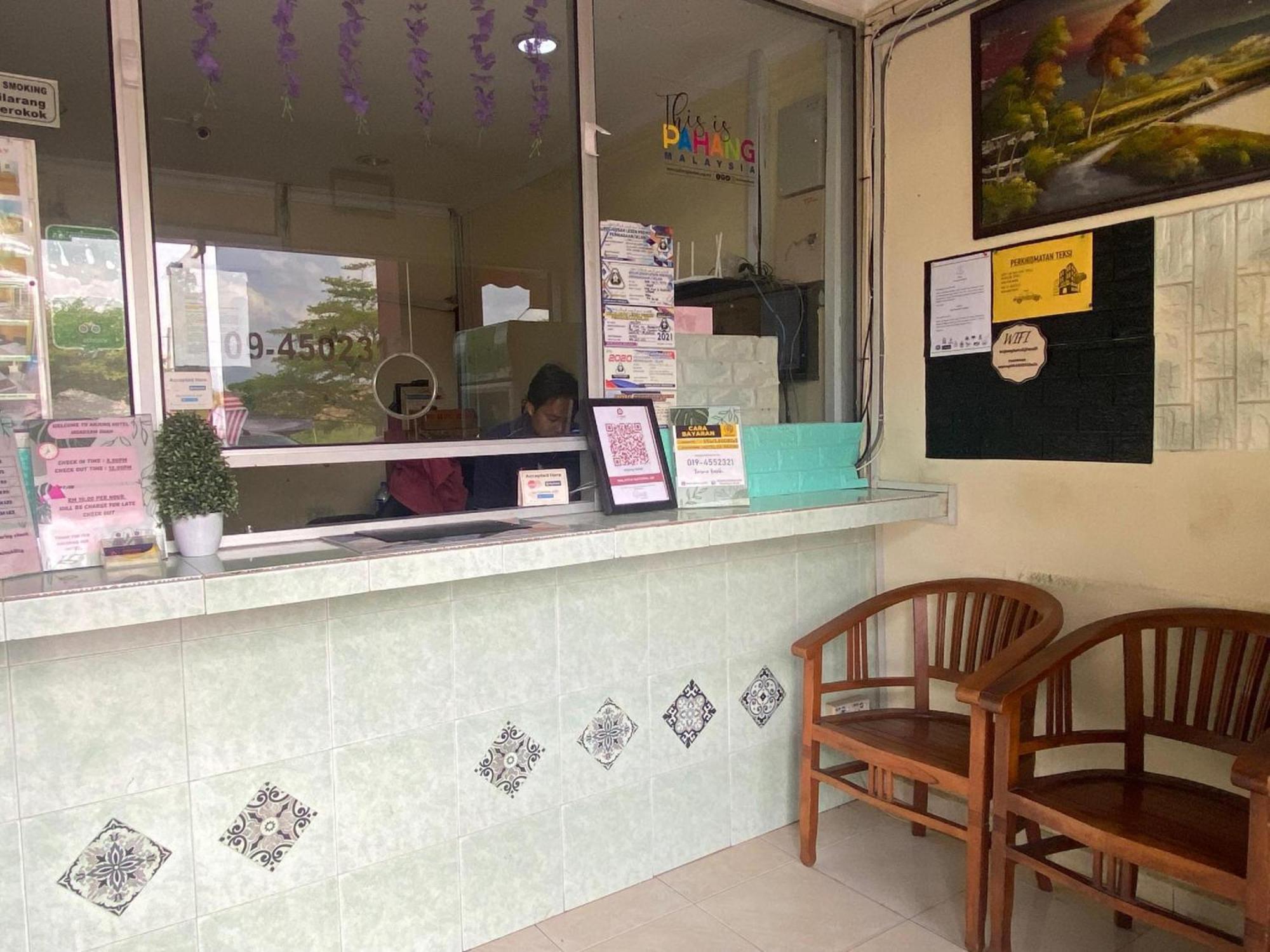 Oyo 91065 Hotel De Anjung Muadzam Shah 外观 照片