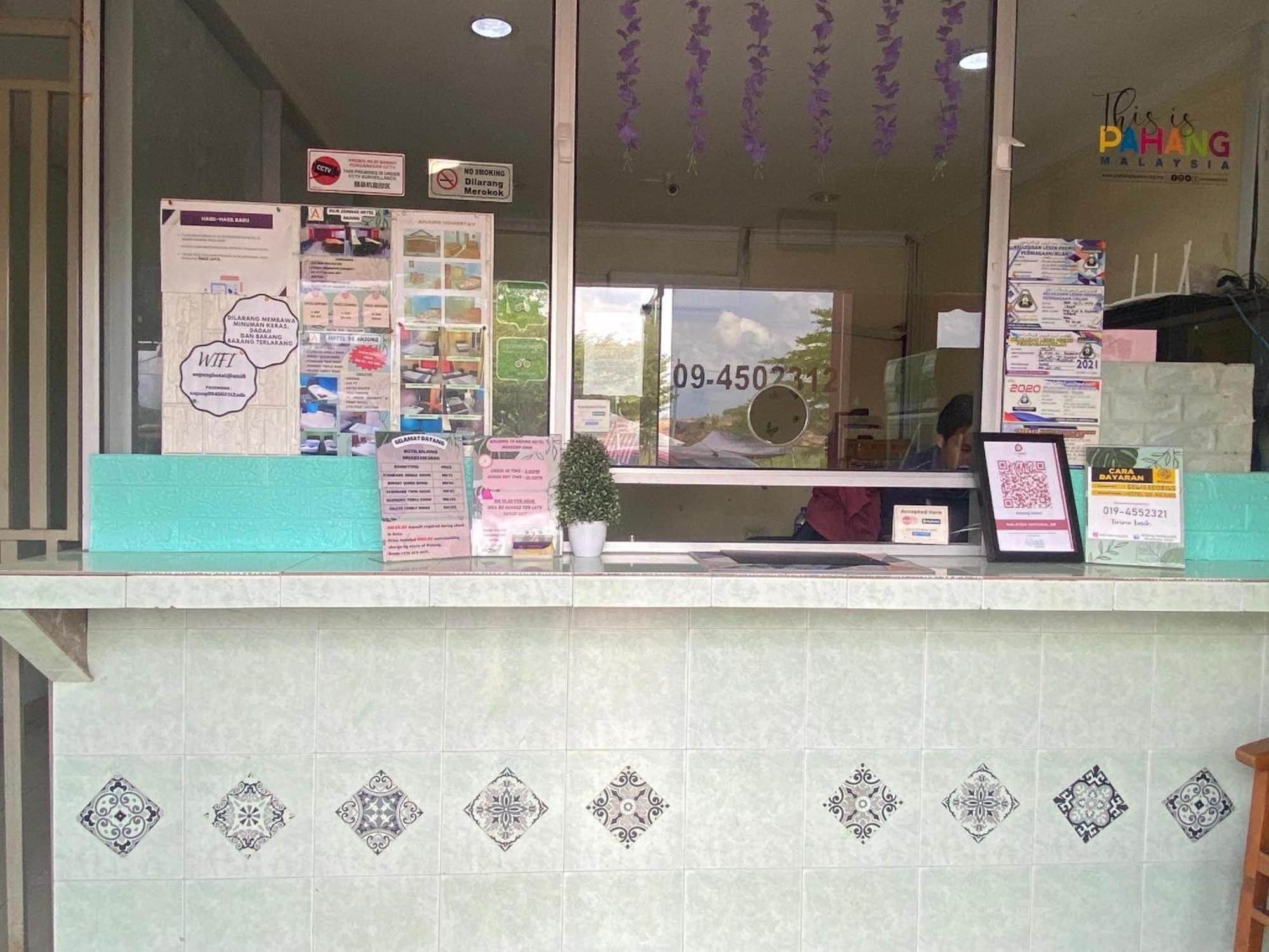 Oyo 91065 Hotel De Anjung Muadzam Shah 外观 照片