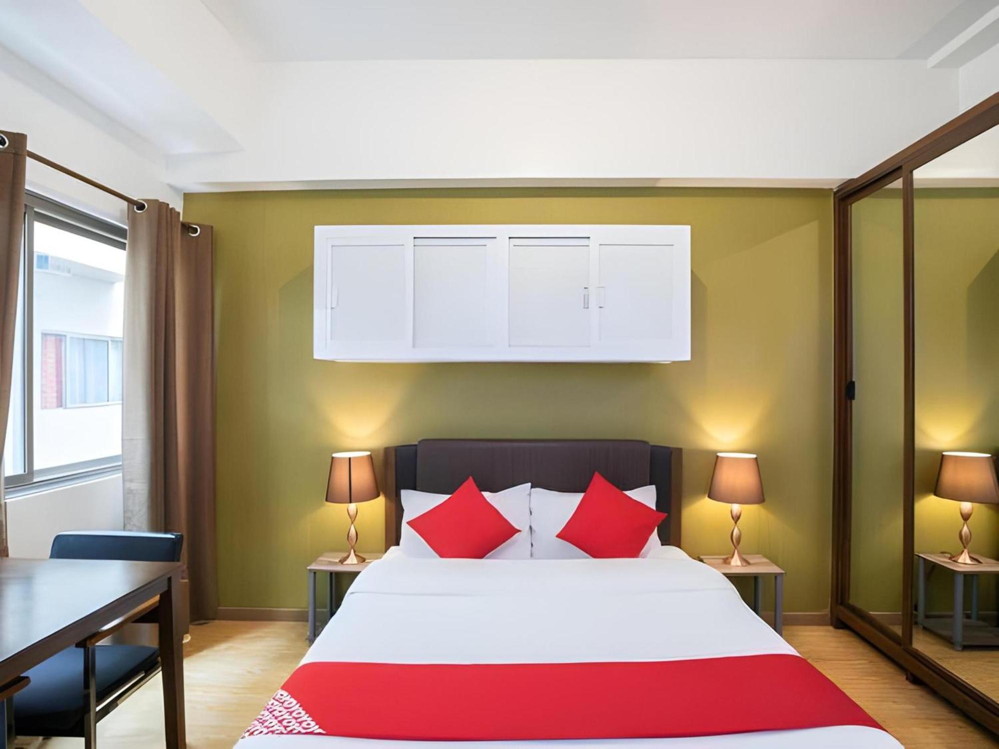Oyo 91065 Hotel De Anjung Muadzam Shah 外观 照片