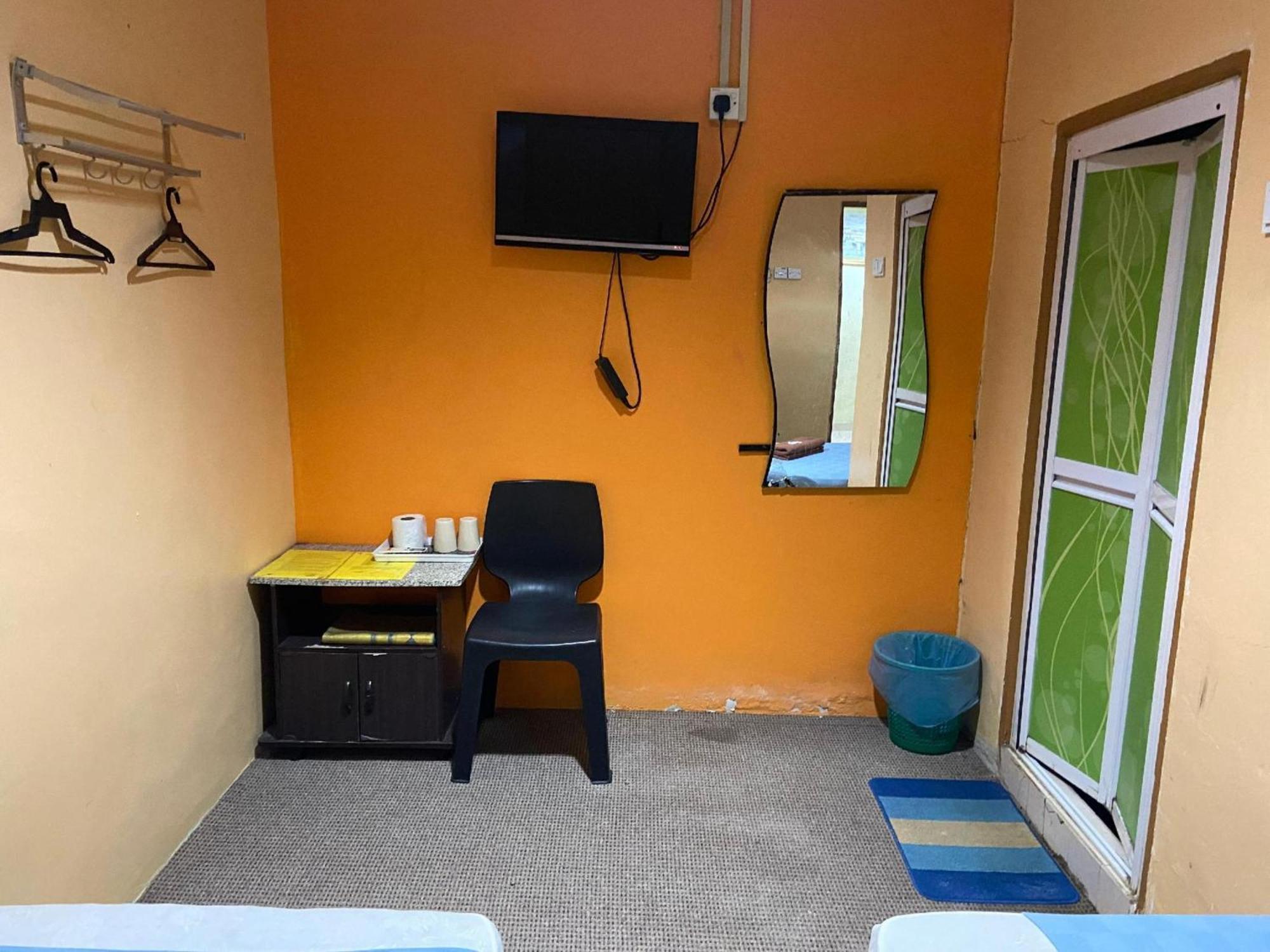 Oyo 91065 Hotel De Anjung Muadzam Shah 外观 照片