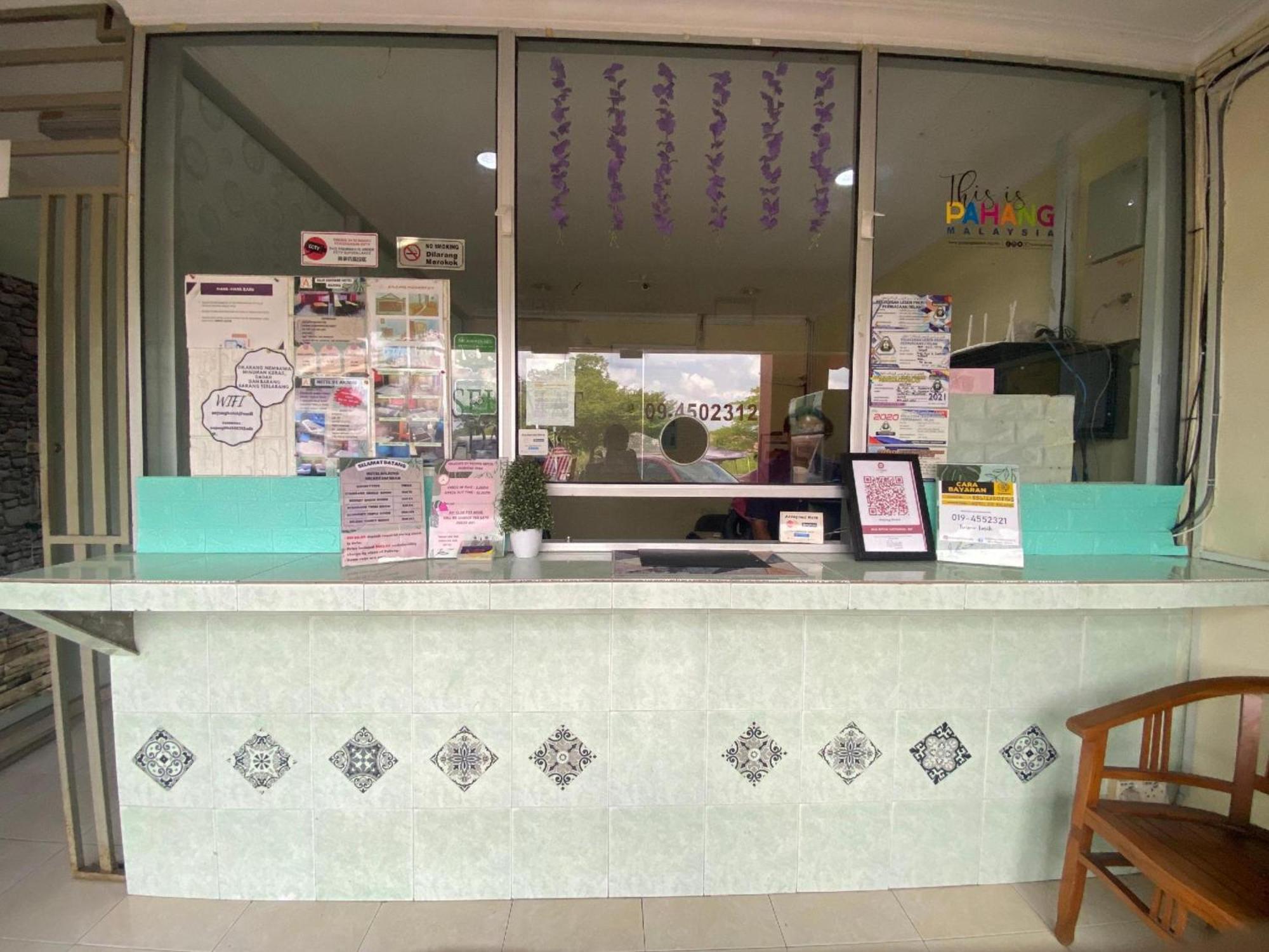Oyo 91065 Hotel De Anjung Muadzam Shah 外观 照片